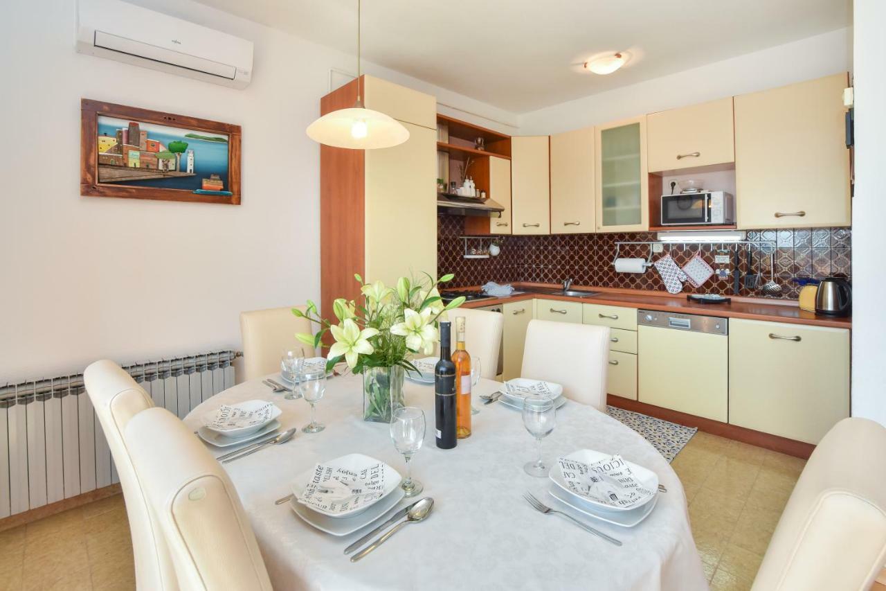 Apartment Bezic Kaštela Buitenkant foto